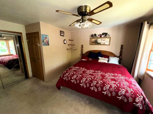 6043 Riv Trl Dr, Milwaukee WI exterior