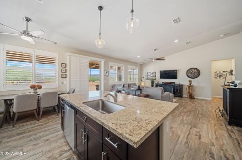 34826 3rd Ave, Phoenix AZ 85023-3640 exterior