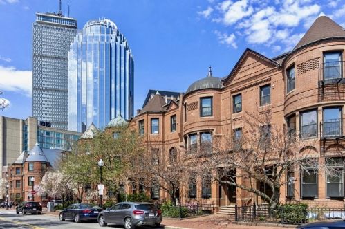 245 Newton St, Boston MA exterior