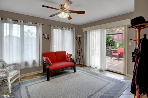 181 Primrose Ln, Hanover PA 17331-5211 exterior