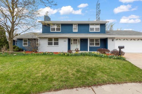 9859 Tripoli Ave, Milwaukee, WI 53228-1349