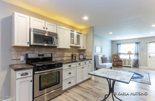 648 Andover St, Grand Rapids MI 49548-7673 exterior