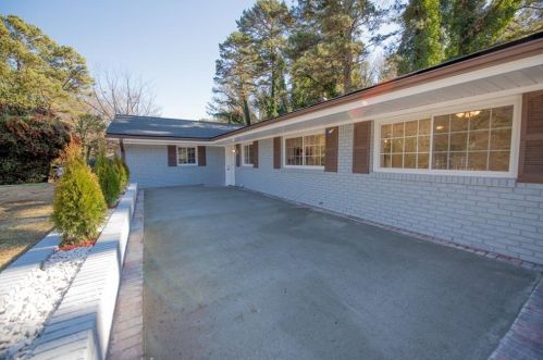 415 Hammond Dr, Atlanta GA 30328-5232 exterior