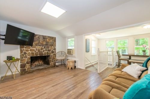 12 Fiddlers Elbow Trl, Kinnelon NJ  07405-2812 exterior