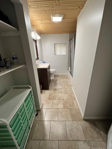 2 Farnham Ave, Torrington CT 06790-5444 exterior