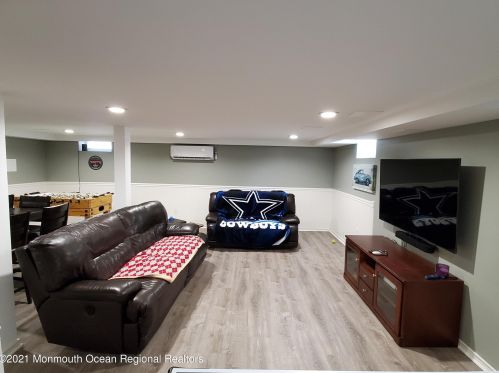 117 Beechwood Ave, West Long Branch NJ 07764-1801 exterior