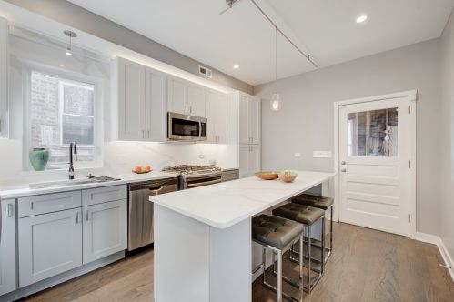 3923 Van Buren St, Chicago IL 60624-3145 exterior