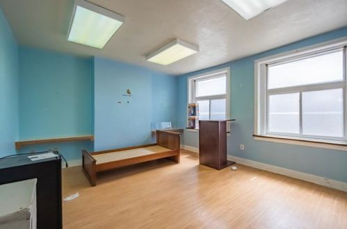 426 Marshall Ave, Pittsburgh PA 15214-3022 exterior