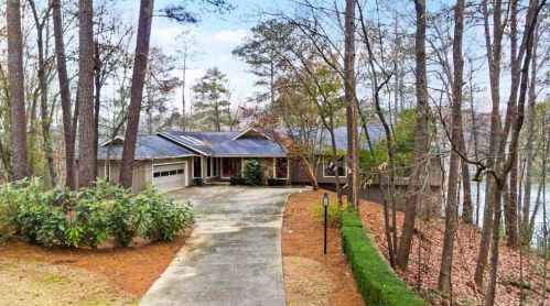 9615 Huntcliff Trce, Atlanta GA 30350-2615 exterior