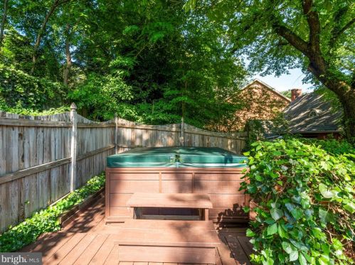 301 Glendale Ave, Alexandria VA 22301-2407 exterior