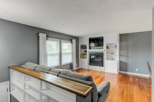 5865 Falcon View Ln, Saint Louis, MO 63129-2904