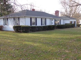 27 Circle Dr, Coldwater, MI 49036-1123