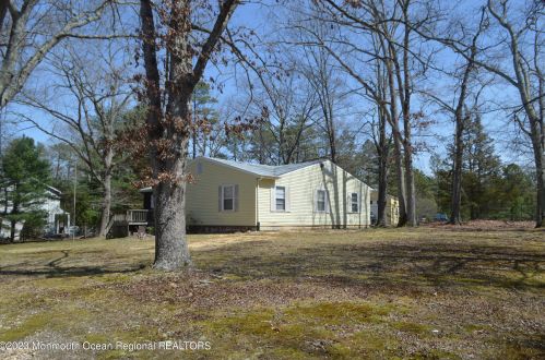 227 Jackson Pne Rd, Jackson Twp NJ 08527-2946 exterior