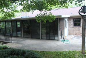 1097 4th Avenue Dr, Hickory, NC 28601-3452