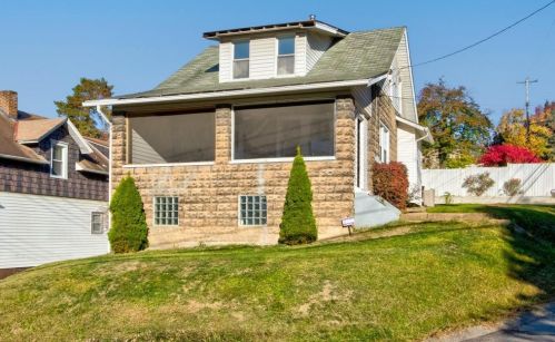 1926 Kearns Ave, Pittsburgh PA  15205-4118 exterior