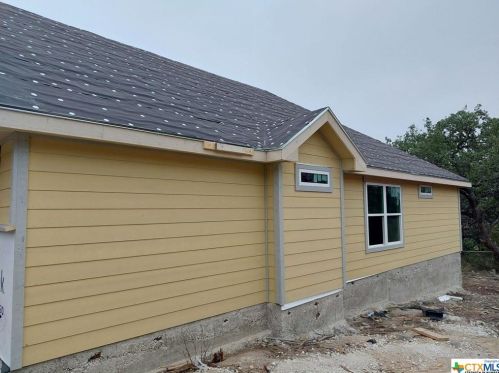 1142 Chisolm Trl, Spring Branch, TX 78070-3934