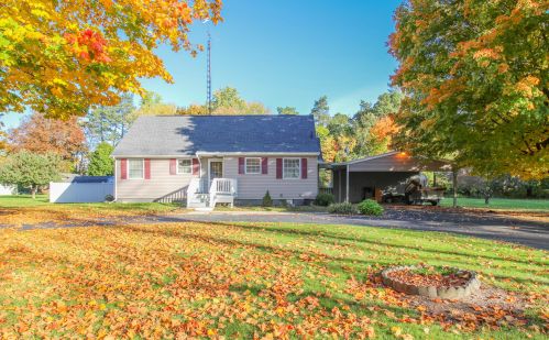 18388 6th Ave, Three Rivers, MI 49093-8302