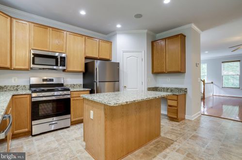 7541 Great Swan Ct, Alexandria VA 22306-2275 exterior