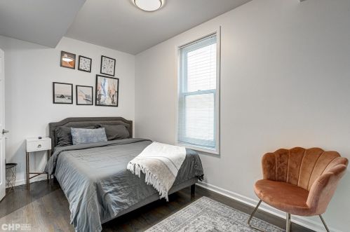 2743 Greenview Ave, Chicago IL 60657-4007 exterior