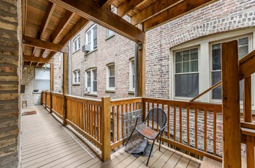 1360 Greenleaf Ave, Chicago IL 60626-2968 exterior