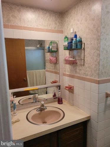 987 Hermosa Ave, Lancaster PA 17601-1526 exterior