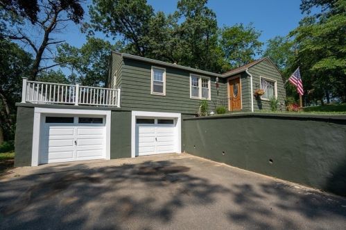 391 Massachusetts Ave, West Springfield MA 01089-2412 exterior