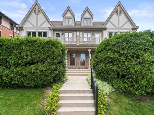 2042 Lafayette Pl, Milwaukee, WI 53202-1370