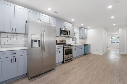 5433 Damen Ave, Chicago IL 60609-5647 exterior