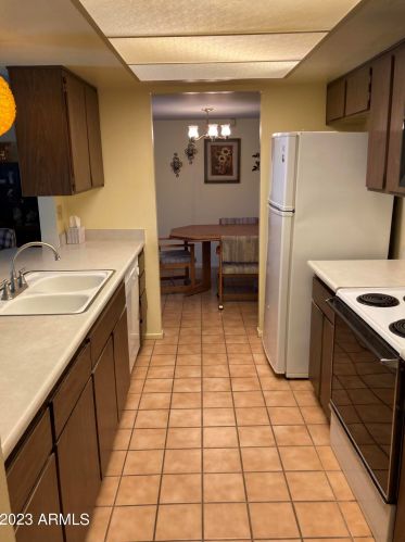 14801 39th Ave, Phoenix AZ 85051-3320 exterior