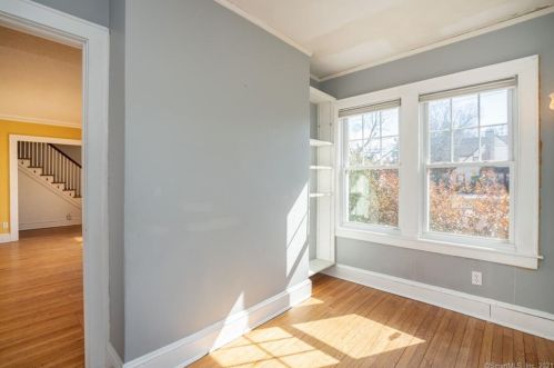 566 Park Rd, Hartford CT 06119-1749 exterior