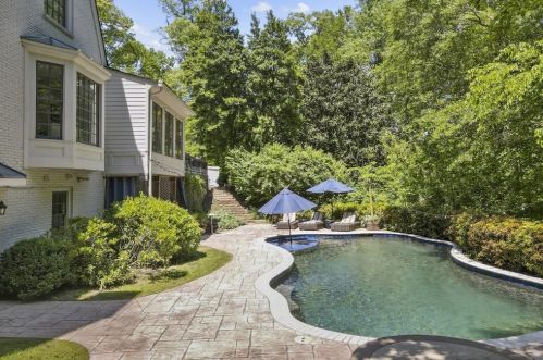 4291 Garmon Rd, Atlanta, GA 30327-3833