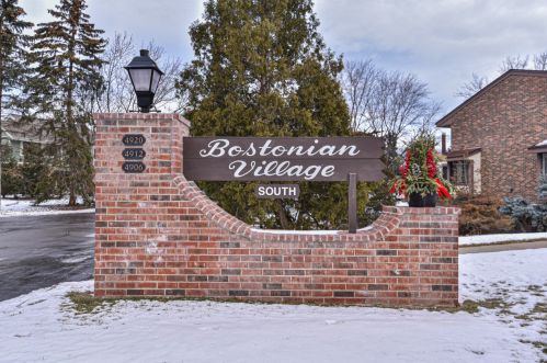 4906 19th St, Milwaukee WI  53221-5759 exterior