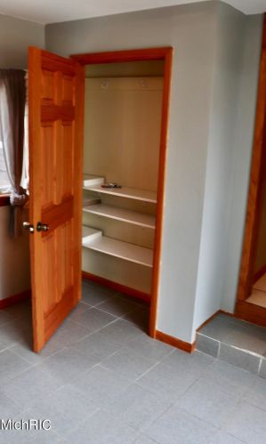 3821 Ellen St, Meskegon MI 49444-4067 exterior