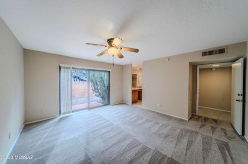 5050 South Regency Cir, Tucson AZ 85711-3043 exterior