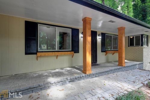 1433 Centra Villa Dr, Atlanta, GA 30311-3425