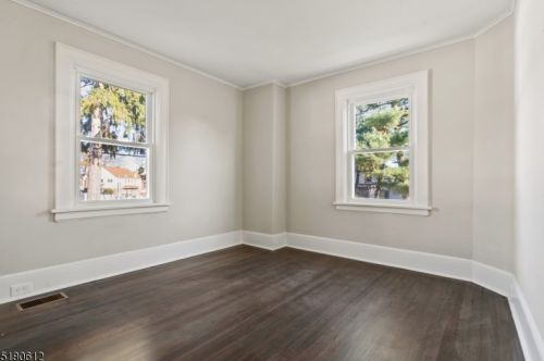 110 Northfield Ave, Town Center NJ  07052-5319 exterior