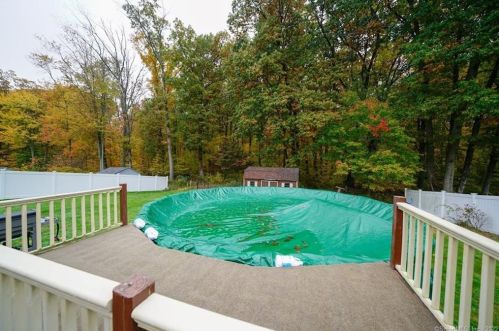 35 Plainfield St, Enfield CT 06082-5814 exterior