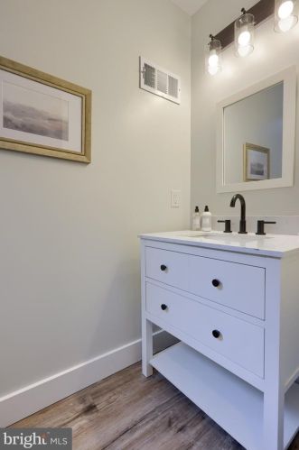 419 Pine St, Lancaster PA  17603-3311 exterior