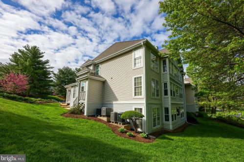 104 Country Pl Dr, Lancaster PA 17601-1775 exterior