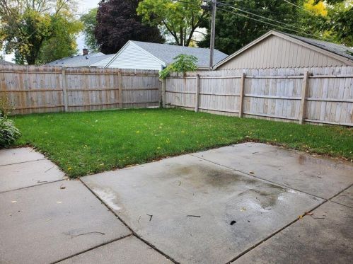 5067 Bay Ridge Ave, Milwaukee WI  53217-5509 exterior