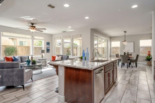 2994 Beatty Dr, Folsom CA  95762-7000 exterior