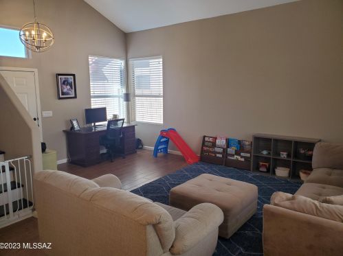 9950 Outlaw Trl, Tucson AZ  85742-8852 exterior