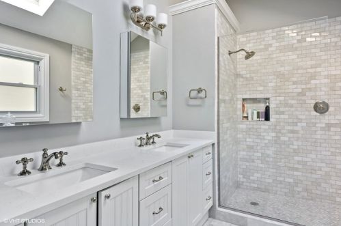 1828 Barry Ave, Chicago IL 60657-2042 exterior