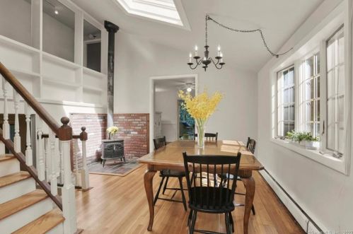 76 Mcfadden Dr, Wilton CT 06897-3912 exterior