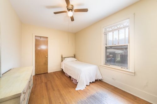 4815 Moody Ave, Chicago IL 60630-2909 exterior