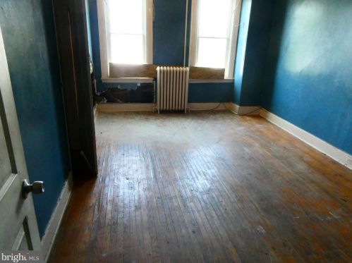 6801 Ditman St, Philadelphia PA 19135-2229 exterior