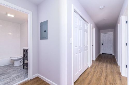 84 Glenham St, Providence RI 02907-1247 exterior