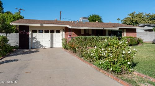 526 Alice Ave, Phoenix AZ  85020-3161 exterior