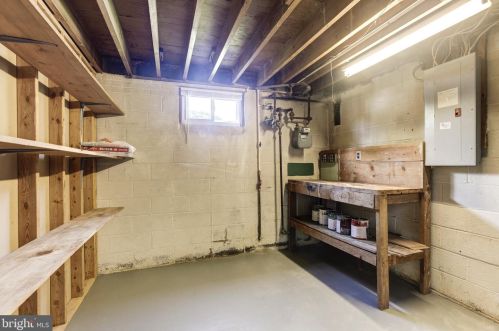 4706 Creek Shore Dr, Rockville MD  20852-2407 exterior