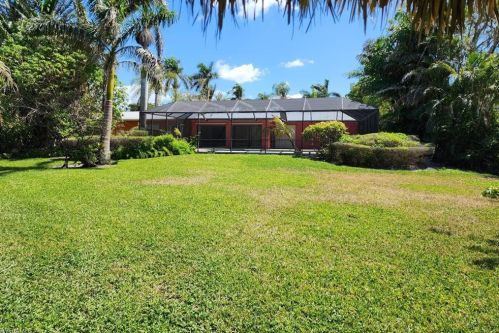 649 Bougainvillea Rd, Naples FL 34102-5545 exterior